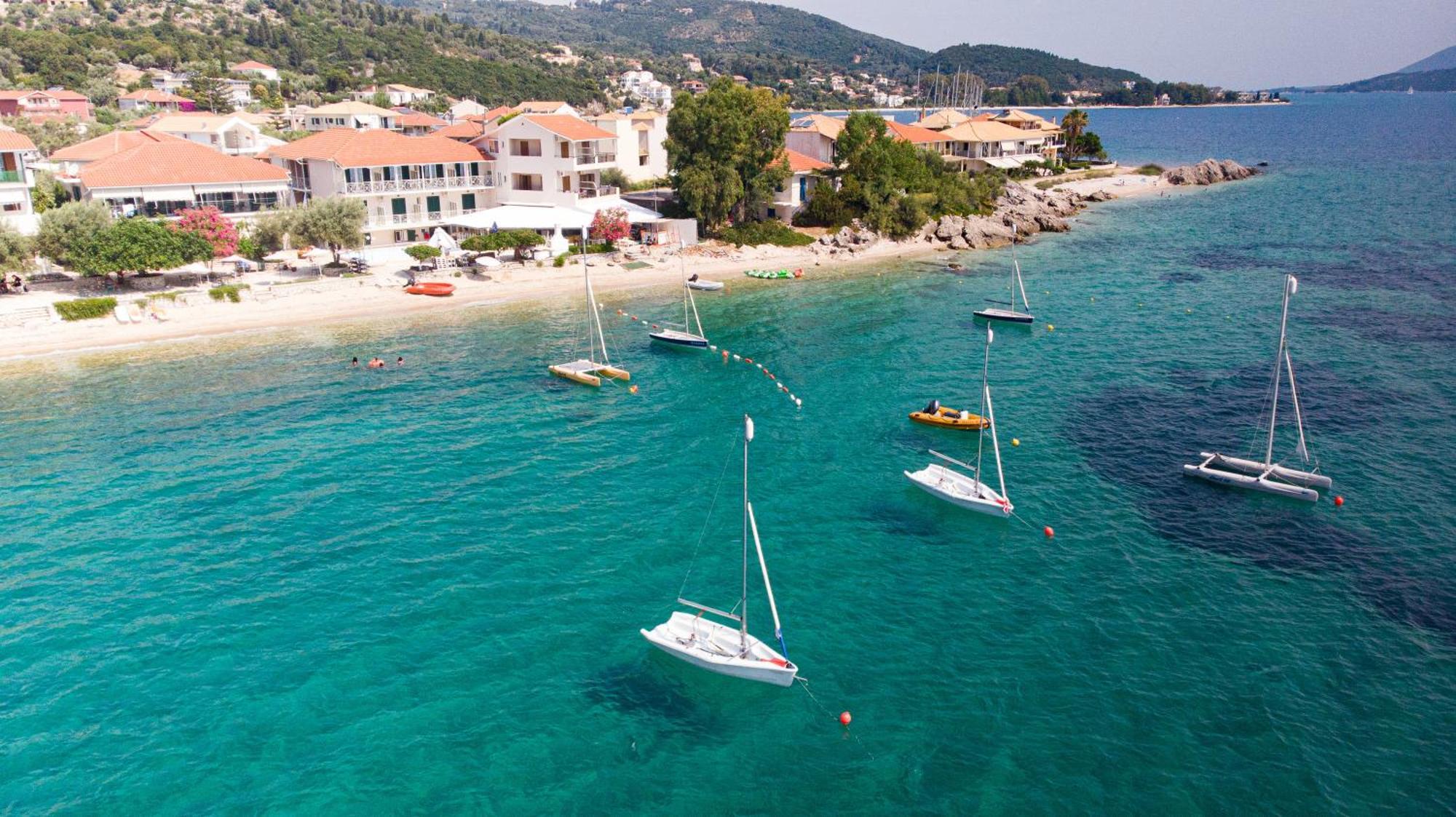 Nikiana Sailing Beach Club エクステリア 写真